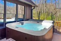 Hot Tub and Fire Pit - Cozy and Inviting Retreat