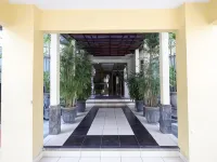 RedDoorz Plus @ Singosari Raya Hotel di Semarang Selatan
