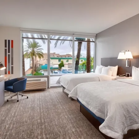 Hampton Inn & Suites Anaheim Hotéis em Anaheim
