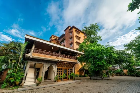 Pagoda Resorts Отели рядом со станцией Chengannur