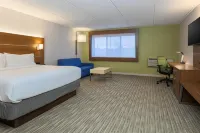 Holiday Inn Express Milwaukee-West Medical Center Hotels in Wauwatosa