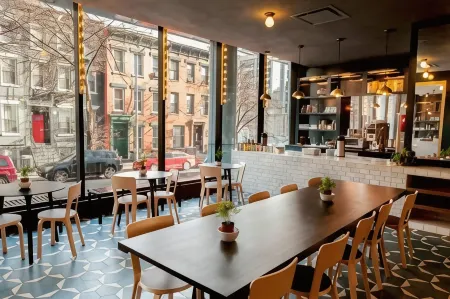 The Tillary Hotel Brooklyn Отели рядом с достопримечательностью «St Augustine's Episcopal Church»