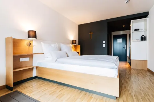 Bildungs- Und Tagungshaus Liborianum Hotels near Student Dormitory Vogeliusweg