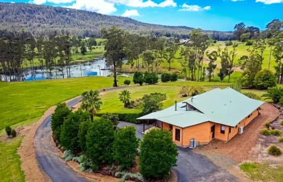 克拉倫登森林休閑酒店