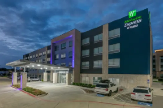 Holiday Inn Express & Suites DALLAS – PLANO NORTH by IHG