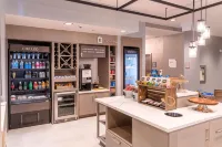 Hilton Garden Inn Sudbury فنادق في سودبوري