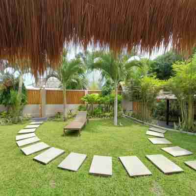 Halamanan Residences Hotel Exterior