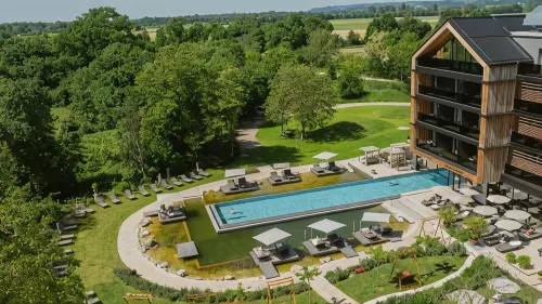 Wellness & Thermal Retreat Das Mühlbach فنادق في Bad Fussing