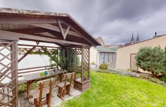 克羅梅日什公寓