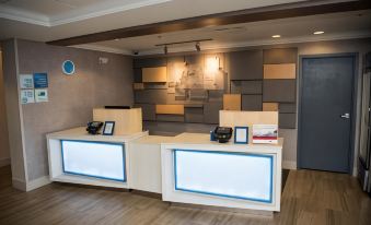 Holiday Inn Express & Suites Lexington-Downtown/University - Hizvo