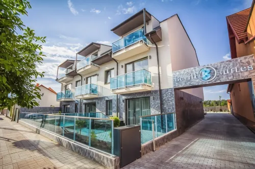 Berill Suites Hotel di Sarvar District