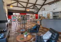 B&B Hotel Niort Sud Venise Verte Hotels in Coulon