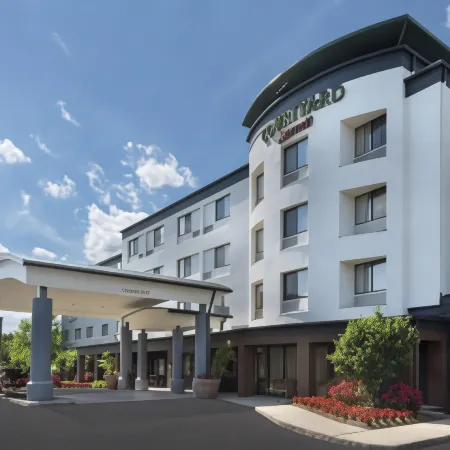 Courtyard Lebanon Отели в г. Хантердон