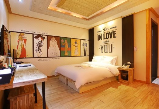 이용 정보 이미지 1