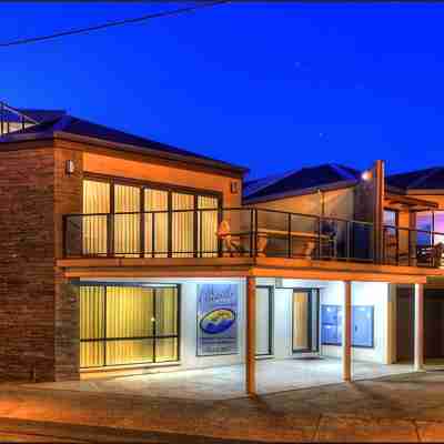 Ultimate Holiday Apartments Hotel Exterior