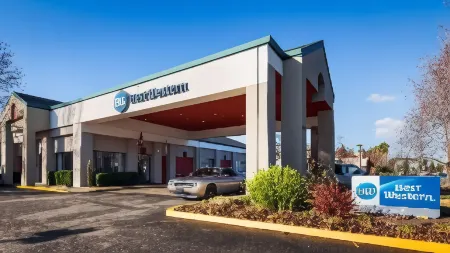 Best Western Heritage Inn Отели в г. Конкорд