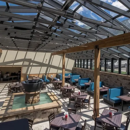 Twin Peaks Lodge & Hot Springs