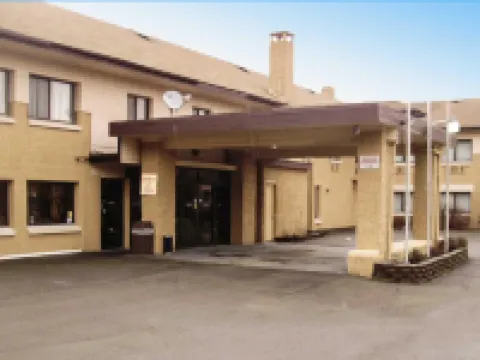 Quality Inn & Suites Binghamton Vestal Hotels in Chenango