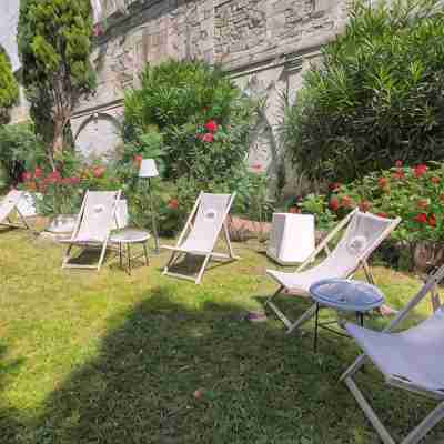 Le Champlain Hotel Exterior