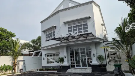 Oke Living Syariah Отели в г. Jebres