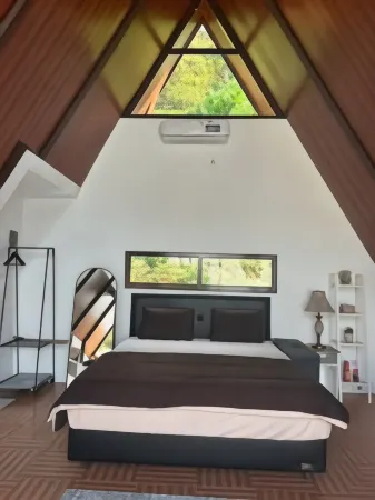 HIMALAYA 2 - TRIANGLE Отели в г. Cisarua