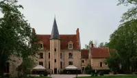 Château - Hôtel le Sallay - parking