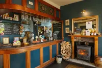 The Castle Hotel - Bares