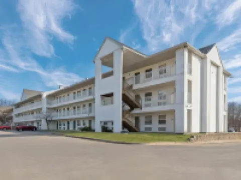 Birch Hill Suites Kansas City - Independence Hotels in Independence