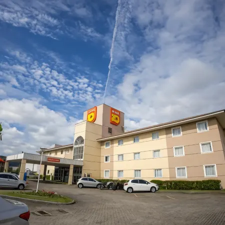 Hotel 10 Itajai/Navegantes