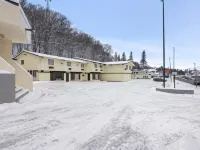 Econo Lodge Manistee Hotels in Manistee