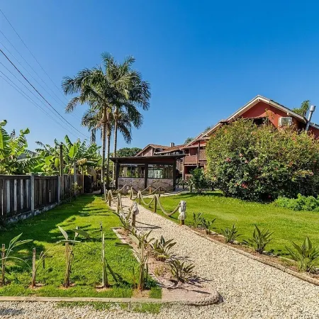 Beautiful Pousada in the Middle of Nature in Bombinhas