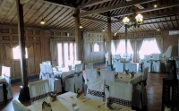 Omah Sinten Heritage Hotel & Resto - bar