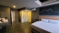 4Play Motel Hotels in 