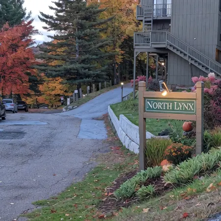 Cozy 3 Bedroom Condo located just steps from Sugarbush