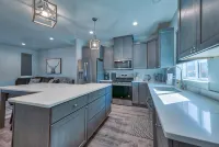-:- Howdy Hideaway -:- Modern New Construction - 4BR+