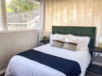 Modern Comfort in a Bright Nampa Retreat - 2 ดาว