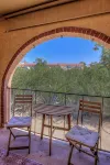 Pet-friendly 1-bedroom condo in NW Tucson with Fireplace & Covered Patio - Homestays