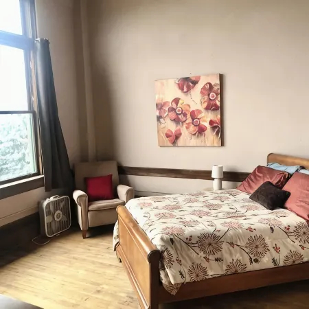 4 BD 2 BA Penthouse Historic Uptown Butte W/ Views