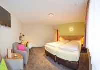 Hotel Azenberg Stuttgart, Sure Hotel Collection by BW - Pools