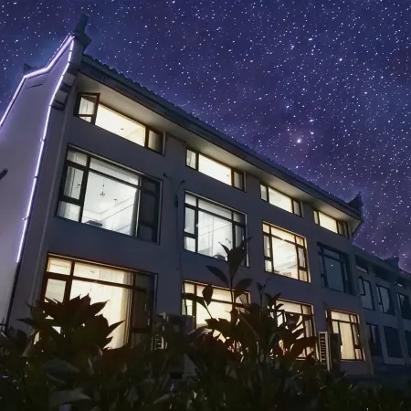 Huayun Lanshe Homestay on Jiuhua Mountain