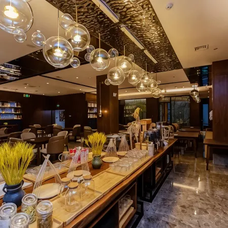 Light Luxury Hotel(Heihe Heilongjiang Riverside)