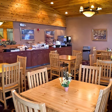 White Pines Inn & Suites