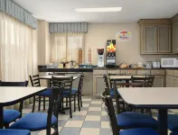 Super 8 by Wyndham Hattiesburg South