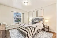 NEW!  Modern Meridian vacation home - Foosball, Air Hockey, Steps from POOL