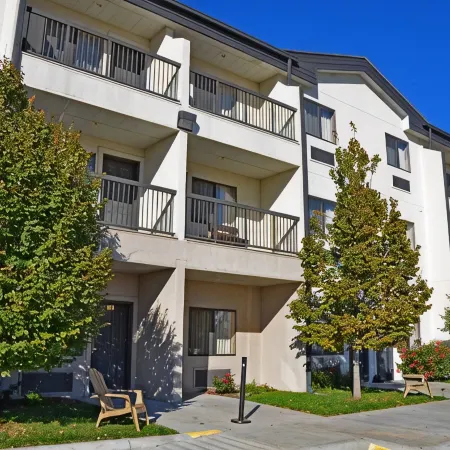 Best Western Plus Country Inn  Suites
