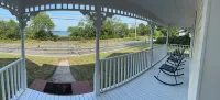 “A Gem” 4Br & 2BA—Private Sandy Beach & Bike Path Access - Wifi