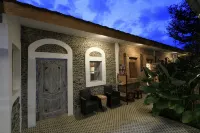 Ndalem Bebekan Guesthouse
