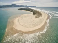 Elevator, Master Suites, Jacuzzi's -  steps to the Beach! - Wifi