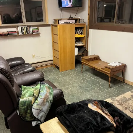 HUNTING: Nice Quiet 3-bedroom cabin in Ridgway, on top of 2,200ft Bootjack Mtn.