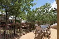 Table Rock Lake Cabin Getaway! Close to Lake, SDC, Showboat, and more!